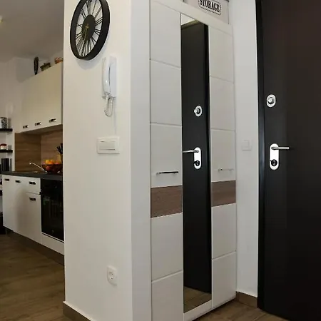 Apartament Nicole *